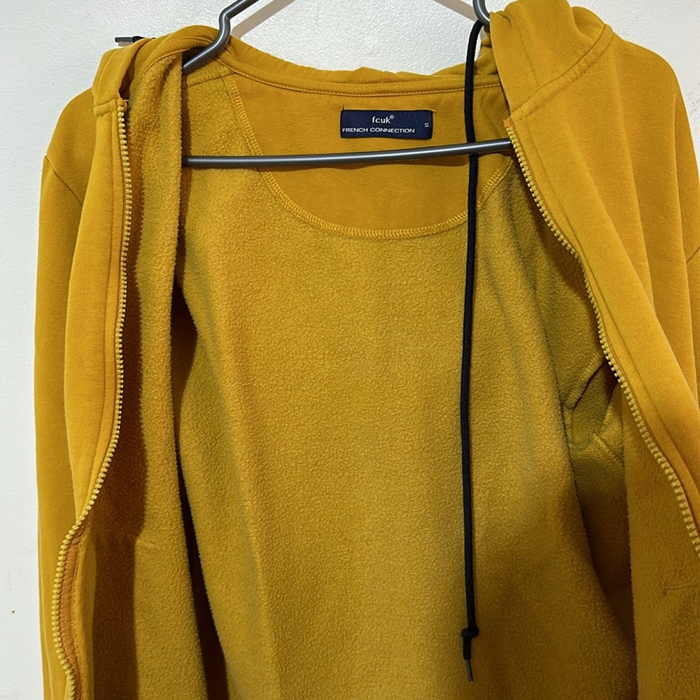 Sweatshirt - Picture 2 of 3